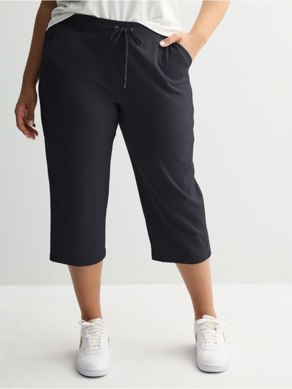 NWOT Tek Gear Essential Capris